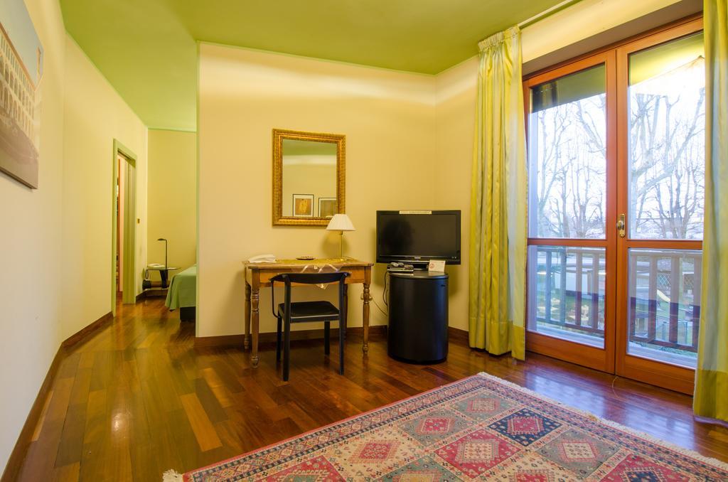 Hotel Granbaita Savigliano Camera foto